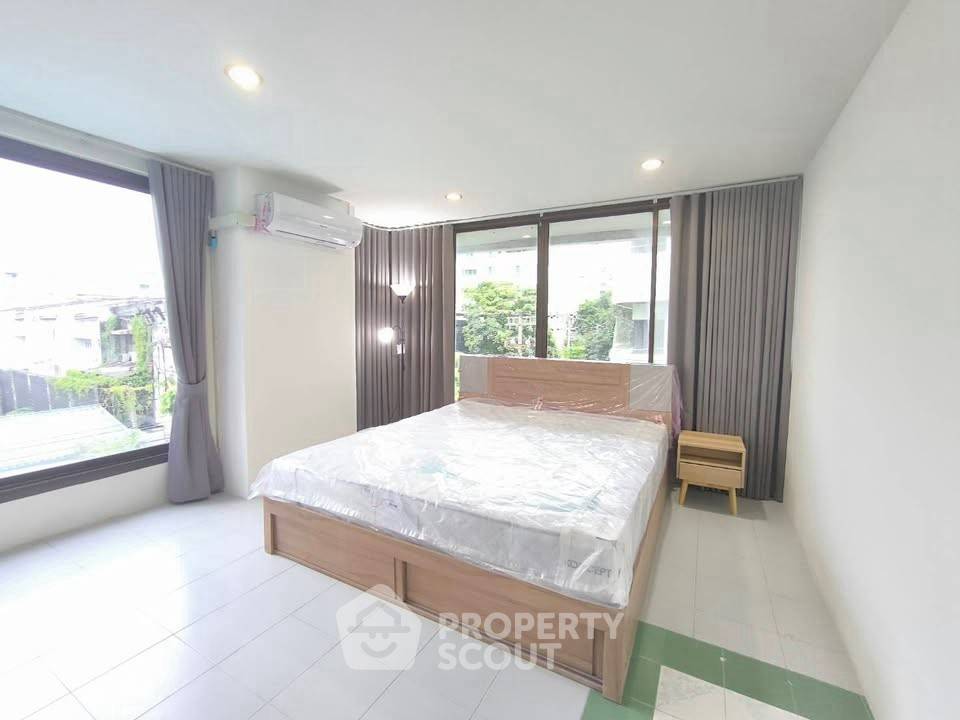 รูป คอนโด 1-ห้องนอน ที่ เดอะ วอเตอร์ฟอร์ด คอนโดมิเนียม ใกล้ BTS ทองหล่อ (ID 2431808) - รูปที่ 6/16