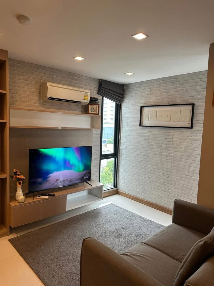picture Condo for RENT : The Ace Ekamai 12 𝐒𝐢𝐳𝐞 : 32 sqm. 𝐓𝐲𝐩𝐞 : 1 Bed 1 Bath 𝐅𝐥𝐨𝐨𝐫 : 6th Fully furnished - 2/6