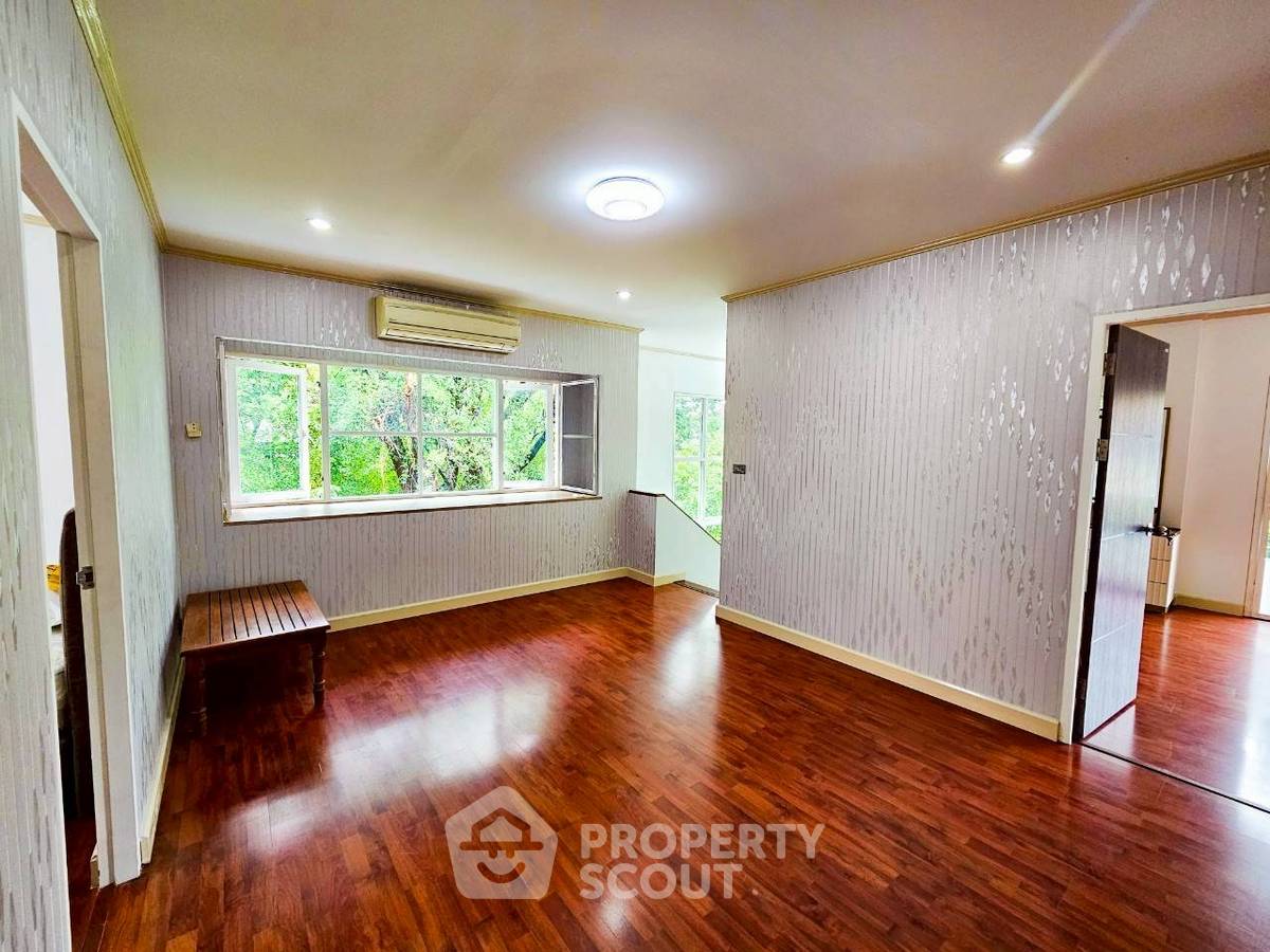 picture 4-BR House in Chai Sathan (ID 2989602) - 14/32