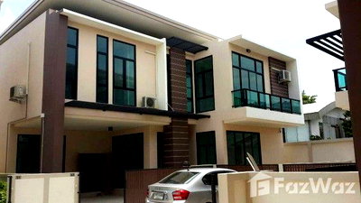 Houses for sale Nak Niwat Road : 4 Bedroom House for sale at Metro Life Lat Phrao 71  161653