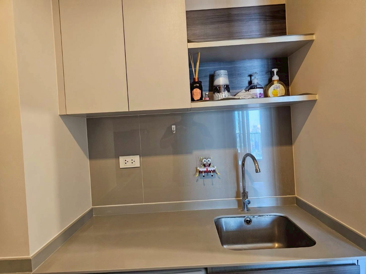 รูป For Rent 🏢✨ Life Asoke-Rama 9 เฟอร์นิเจอร์ครบ บิ้วอินสวยงาม สนใจแอดไลน์ @255ghzjq. มี@ด้วยน้าꔛ - รูปที่ 13/16