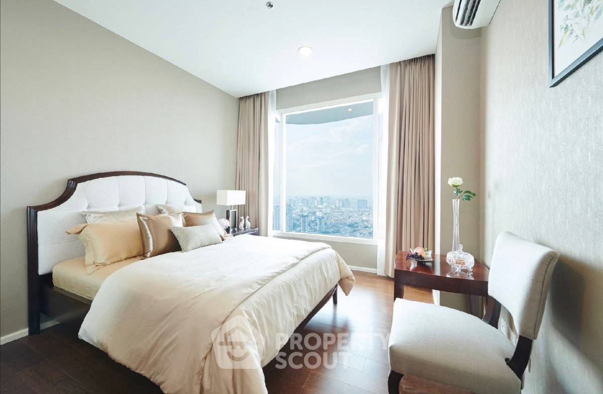 picture 3-BR Condo at Menam Residences in Wat Phraya Krai (ID 2991288) - 12/17