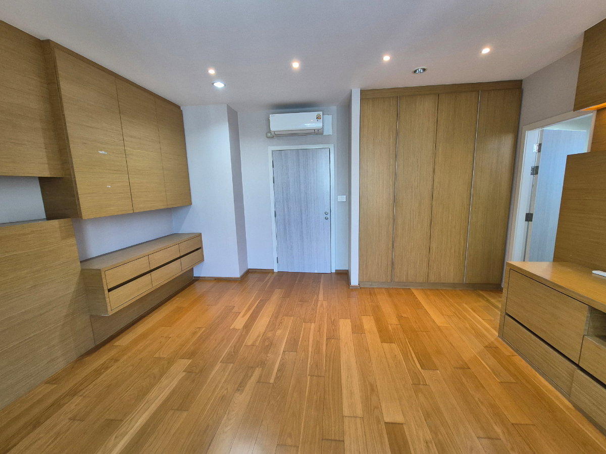 รูป Modern Luxury TownHome⭐3 Bedroom⭐Krungthep Kreetha Road - รูปที่ 30/30