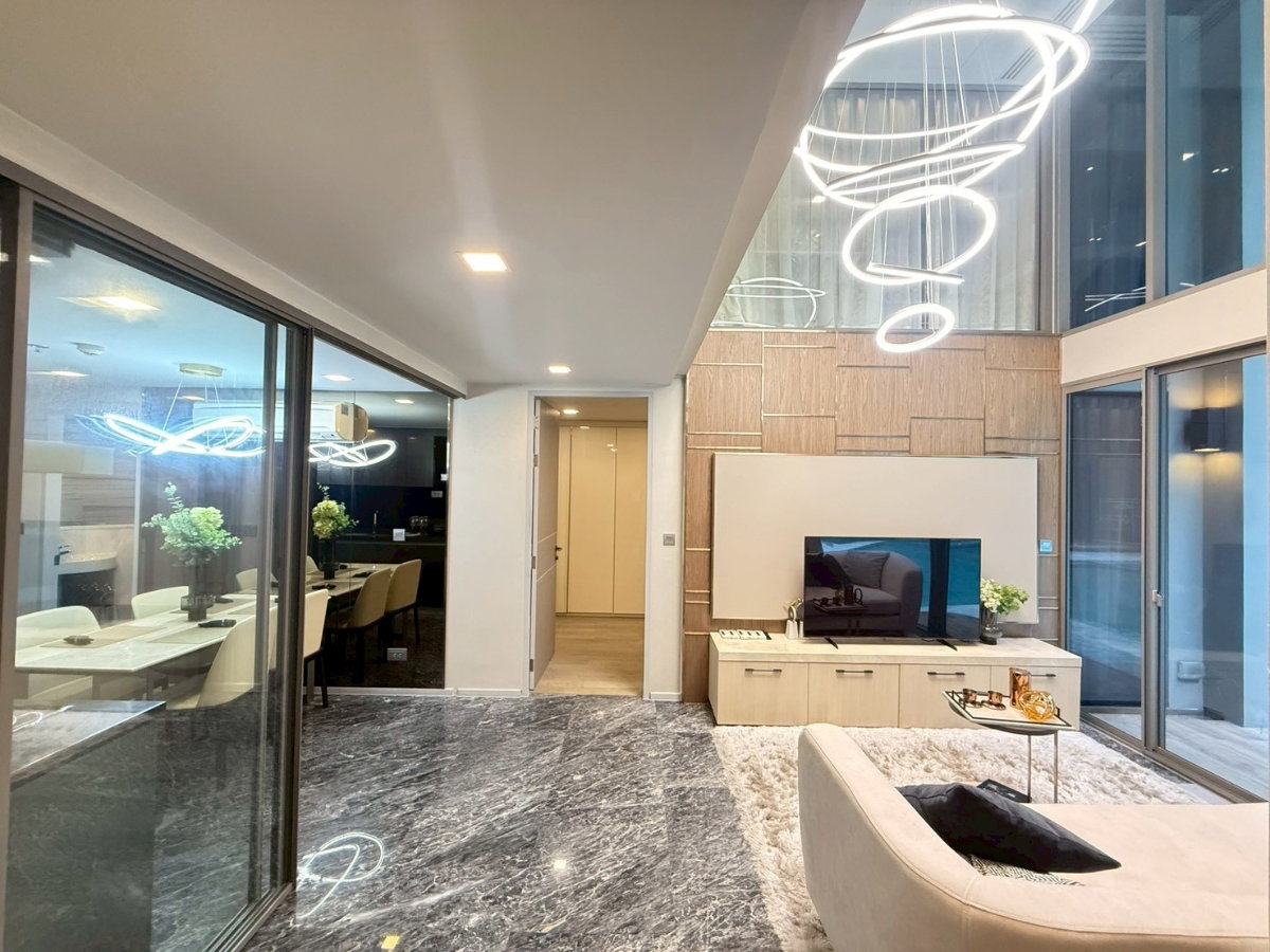 รูป 🌿 Duplex หรู Pet-Friendly 🐾 ฟีล Pool Access ใจกลางพร้อมพงษ์ 💚 3 ห้องนอนสุด private ใกล้ BTS 🚆 เหลือ 140K/เดือน ✨ - รูปที่ 4/12