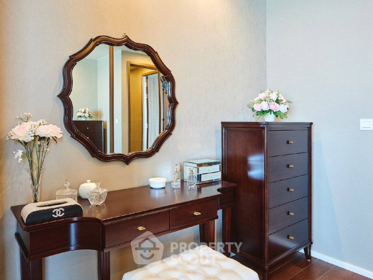picture 3-BR Condo at Menam Residences in Wat Phraya Krai (ID 2991288) - 10/17