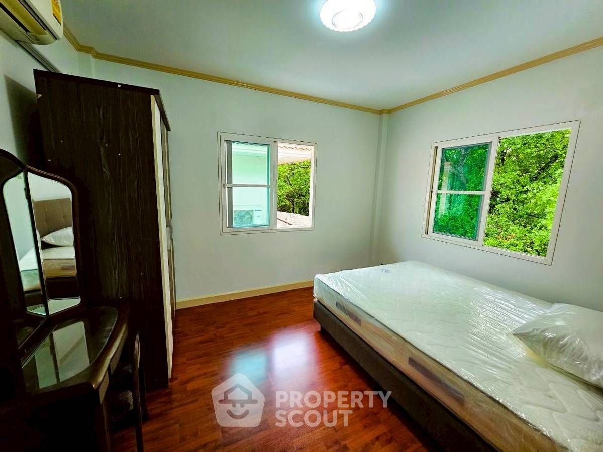 picture 4-BR House in Chai Sathan (ID 2989602) - 5/32