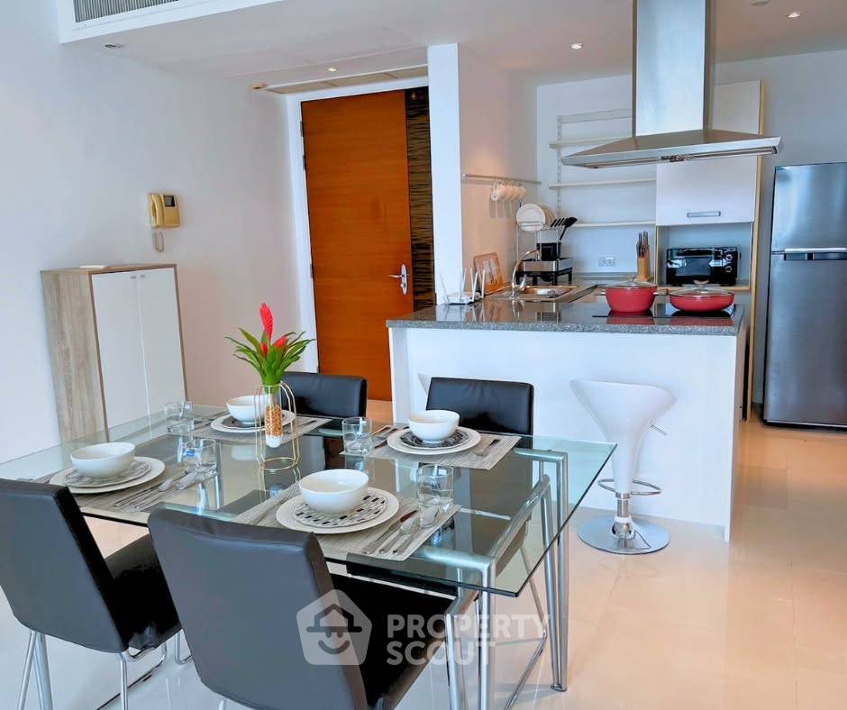 picture 2-BR Condo at Fullerton Sukhumvit near BTS Ekkamai (ID 2990009) - 2/9