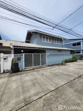 3 Bedroom House for sale in Wong Sawang, Bangkok  6427922