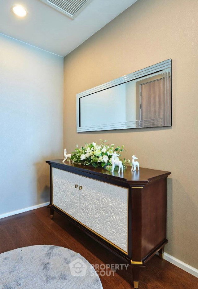 picture 3-BR Condo at Menam Residences in Wat Phraya Krai (ID 2991288) - 4/17