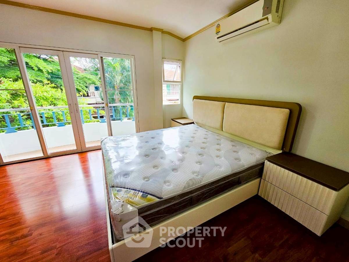 picture 4-BR House in Chai Sathan (ID 2989602) - 9/32