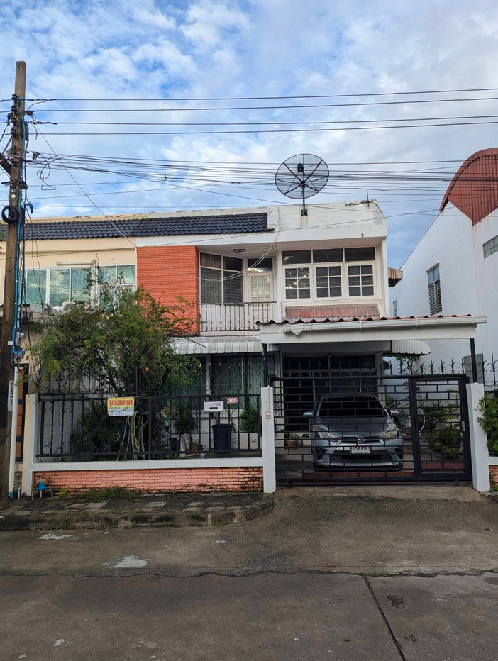 picture Sell twin house at Pattanakarn Road - 1/1