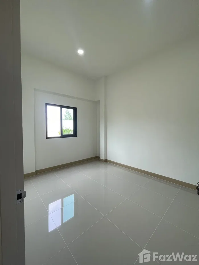 รูป Corner Semi-Detached House in Town – No Direct Neighbors 6459207 - รูปที่ 5/25