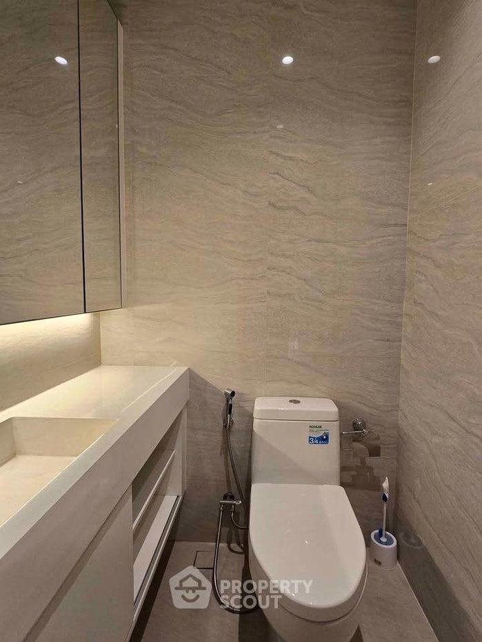 picture 2-BR Condo at Muniq Langsuan near BTS Ratchadamri (ID 2514177) - 14/16