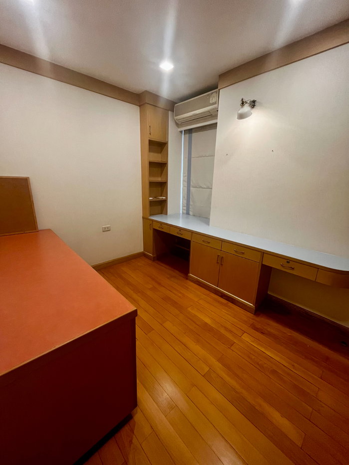 รูป ขายด่วน!! คอนโดปทุมวันรีสอร์ท 2 ห้องนอน 2 ห้องน้ำ 75 ตรม - รูปที่ 2/13