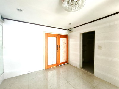 ขายคอนโด : ขายคอนโดเดอะ ทรีโอ การ์เด้น ห้องมุมใหญ่ 105 ตร.ม. ฟิลเหมือนอยู่บ้านจริง! " ทำเลทอง ติดถนนใหญ่ ใกล้ MRT ศรีนครินทร์ 38 ซื้ออยู่ก็คุ้ม ลงทุนก็ปัง!