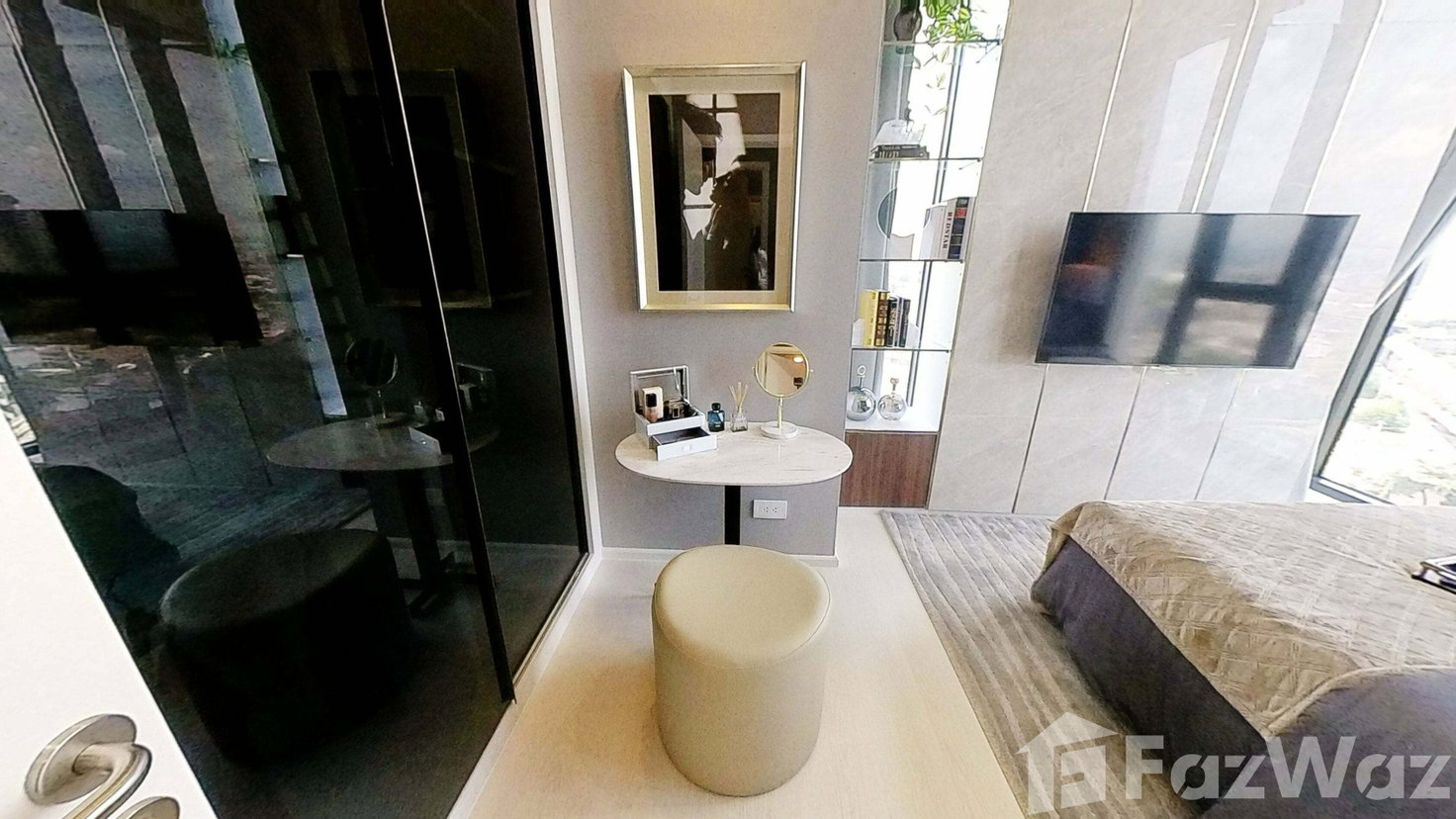 picture 2 Bedroom Condo for sale at Mazarine Ratchayothin  1887362 - 7/11