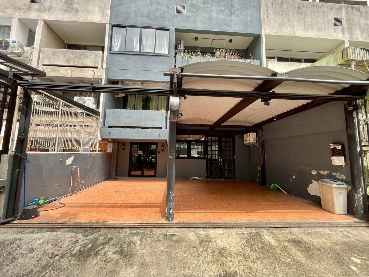 รูป ให้เช่า ทาวน์โฮมขนาดใหญ่ ใจกลางสาทร – ถนนปั้น (Pan Road) - รูปที่ 4/27