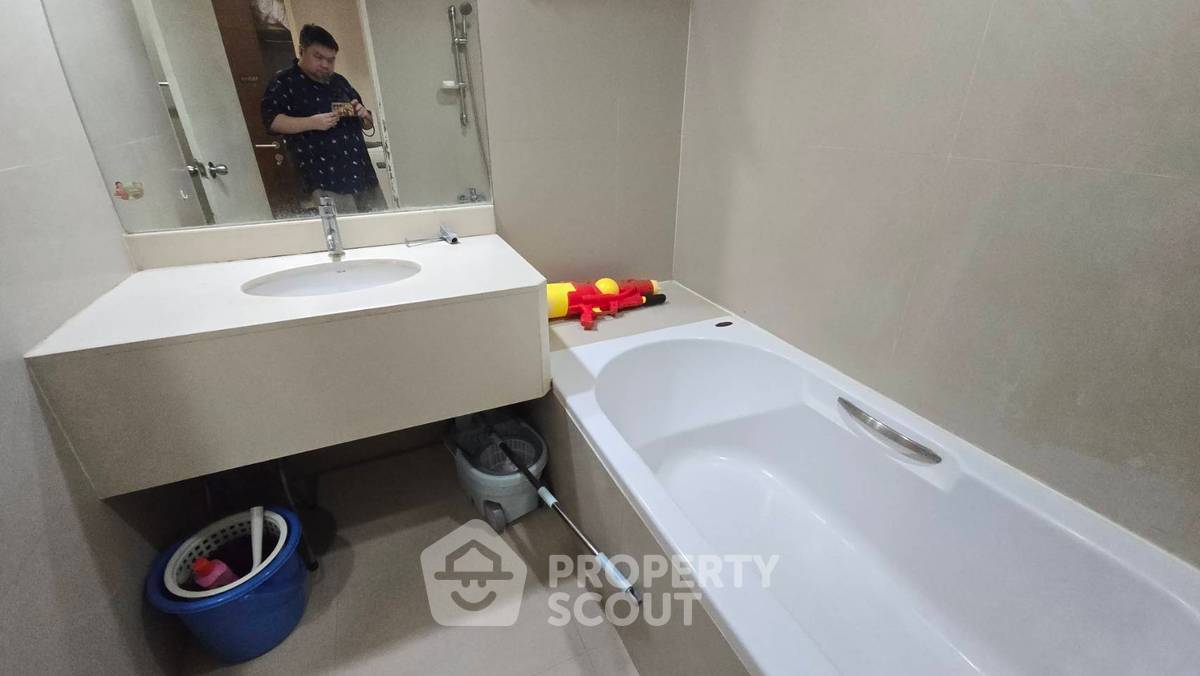 picture Studio Condo at The Trendy Condominium near BTS Nana (ID 2991977) - 8/8