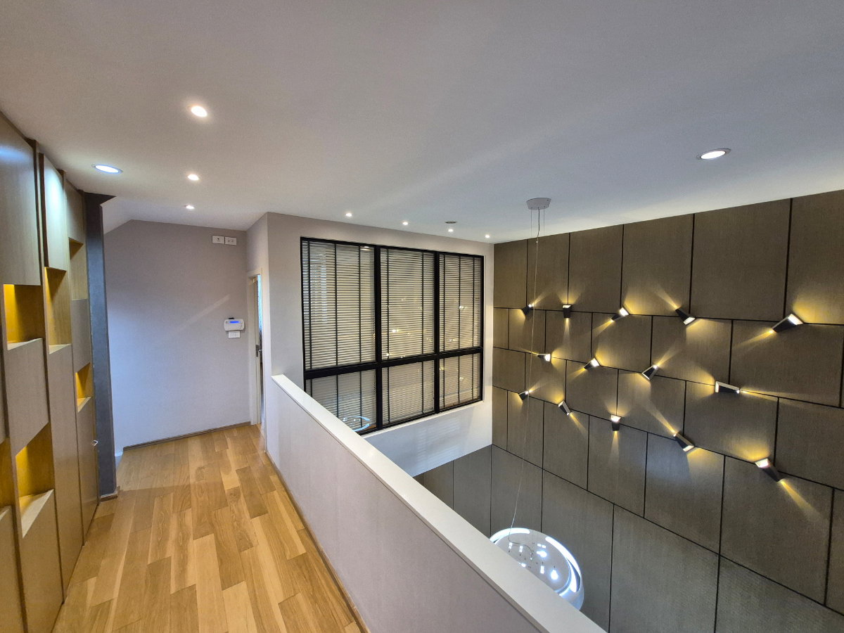 รูป Modern Luxury TownHome⭐3 Bedroom⭐Krungthep Kreetha Road - รูปที่ 9/30