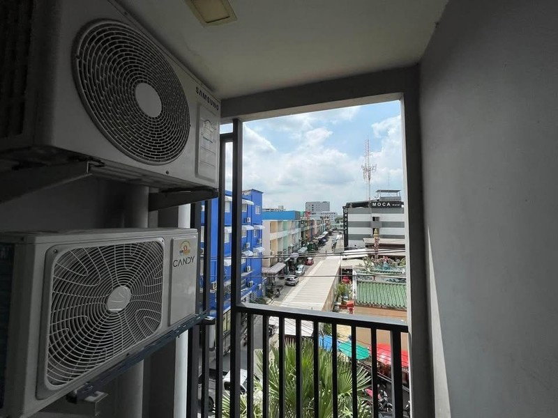 picture A050074 JW Condo - 2/7
