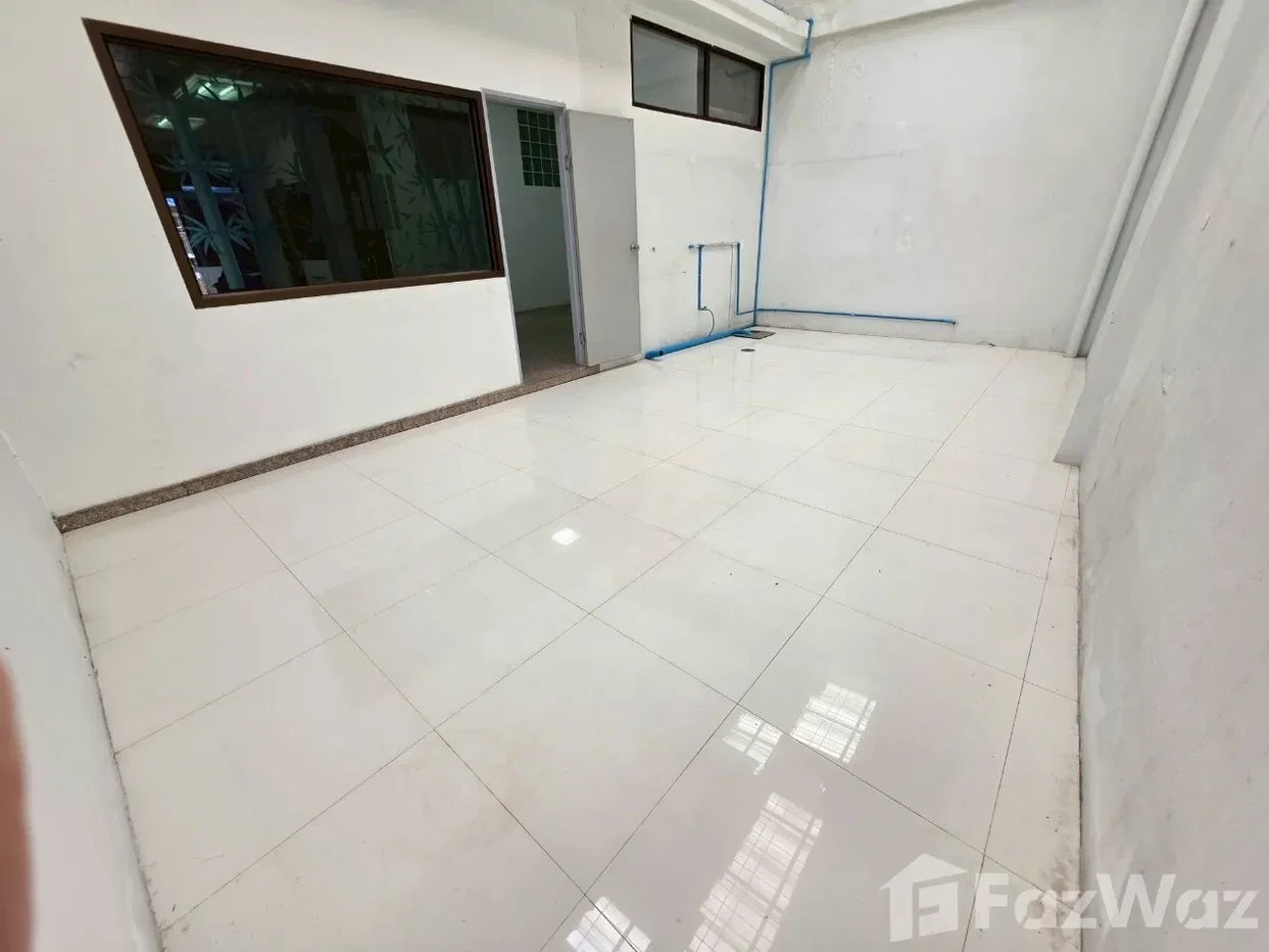 รูป ให้เช่า เทาวเฮ้า32ตรว.3 ชั้นตรงข้ามCentralRam3 ติดโลตัสราม 3 5611138 - รูปที่ 12/12