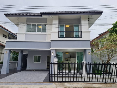 single house renovate 50.10 square wa ladprao 101 yeak 42 vasini grand home bkk , near bts
