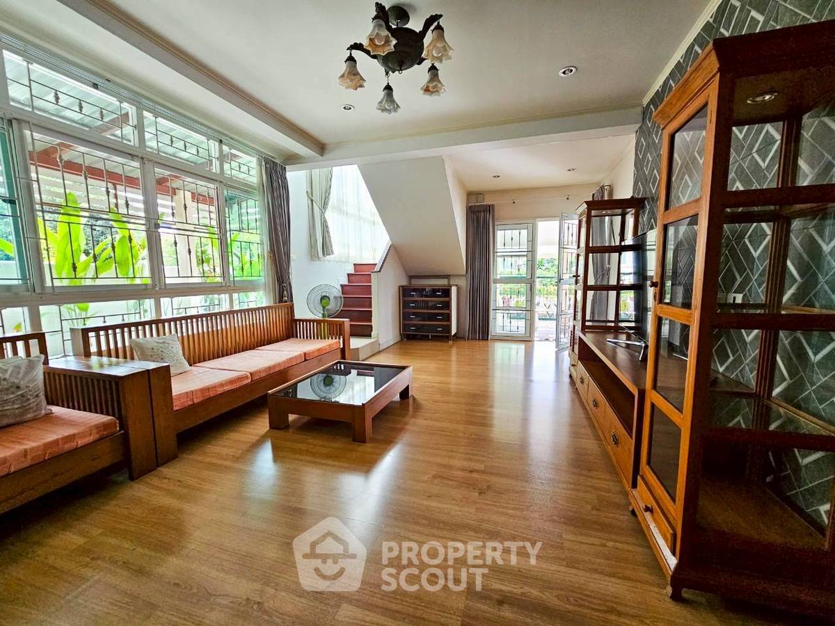 picture 5-BR House in Chai Sathan (ID 2989663) - 6/22