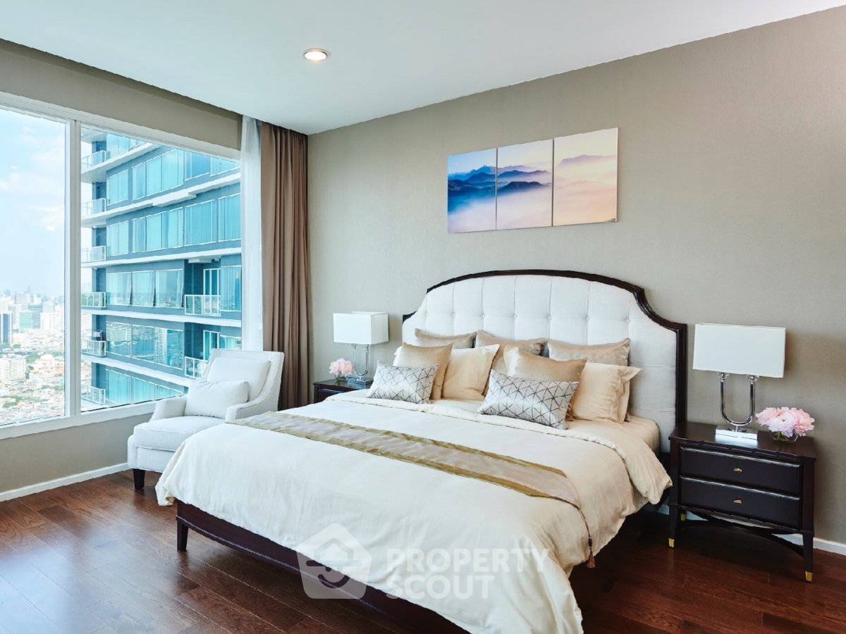 picture 3-BR Condo at Menam Residences in Wat Phraya Krai (ID 2991288) - 8/17