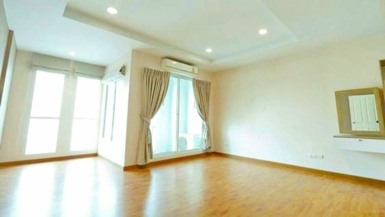 ให้เช่าทาวน์โฮม 3 ห้องนอน 250 ตร.ม. 21 ตร.ว. เขตลาดกระบัง