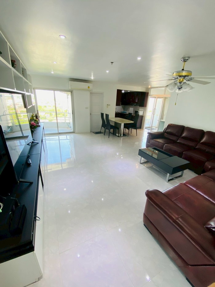 picture large condo 70m² for rent in middle of city 8400 Bath. - 1/23