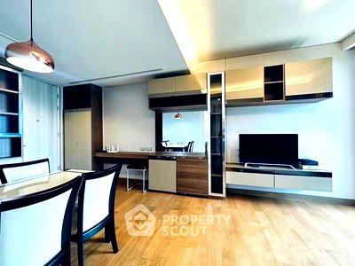 Condos for rent : 2-BR Condo at The Lumpini 24 near BTS Phrom Phong (ID 2992528)