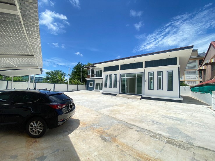 รูป ให้เช่า บ้านเดี่ยว 2 ชั้น 2 หลัง สร้างใหม่ พื้นที่ 180.8 ตรว. ซอยแพรกษา 5 ถนนสุขุมวิทสายเก่า เป็นห้องไลฟ์สด เก็บStocks สินค้า พักอาศัย จอดรถได้ 12 คัน - รูปที่ 8/25