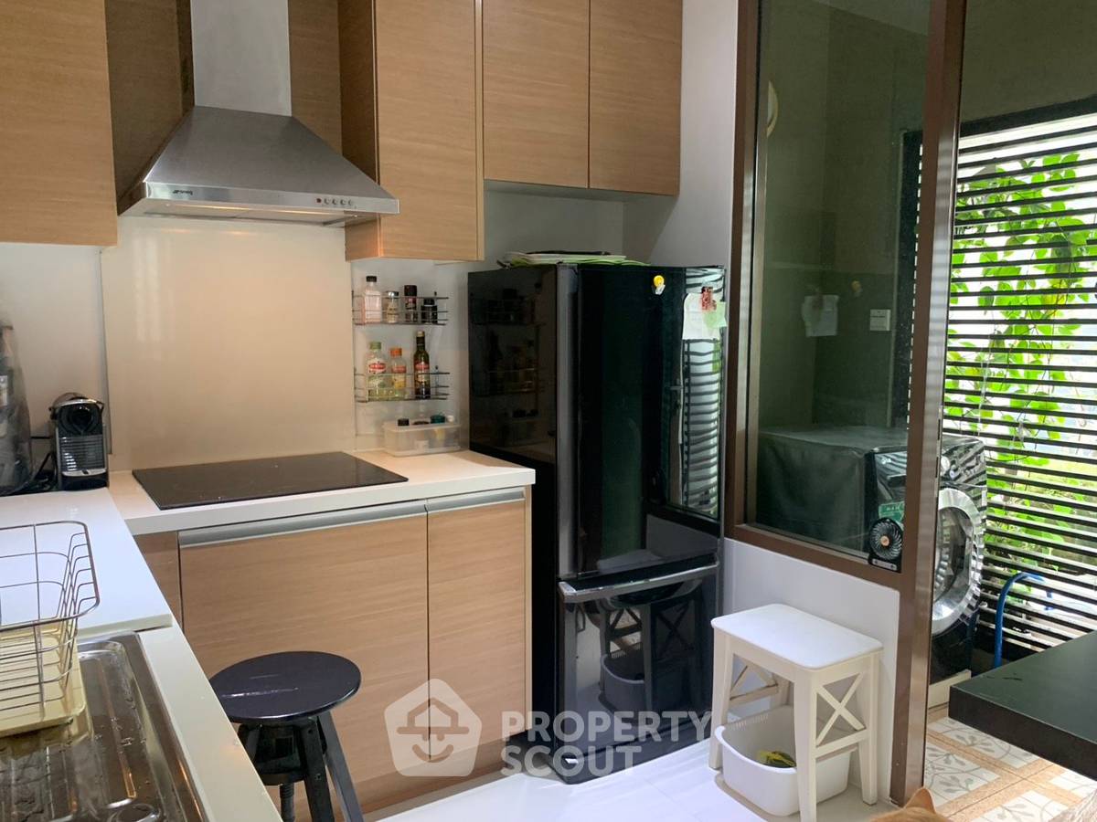 picture 3-BR Condo at The Emporio Place near BTS Phrom Phong (ID 2995774) - 23/27