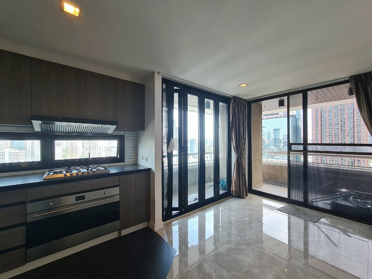 picture Asoke Tower: Renovated Pet-Friendly Residence, 3-BR Open Views in Asoke–Petchaburi - 9/27