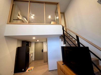 คอนโดให้เช่า : Condo for RENT : Aspire Sukhumvit Rama 4  size 34 sqm. DUPLEX 1 Bed / 1 Bath / City view /High ceiling  𝐅𝐥𝐨𝐨𝐫 : 32nd   Fully furnished
