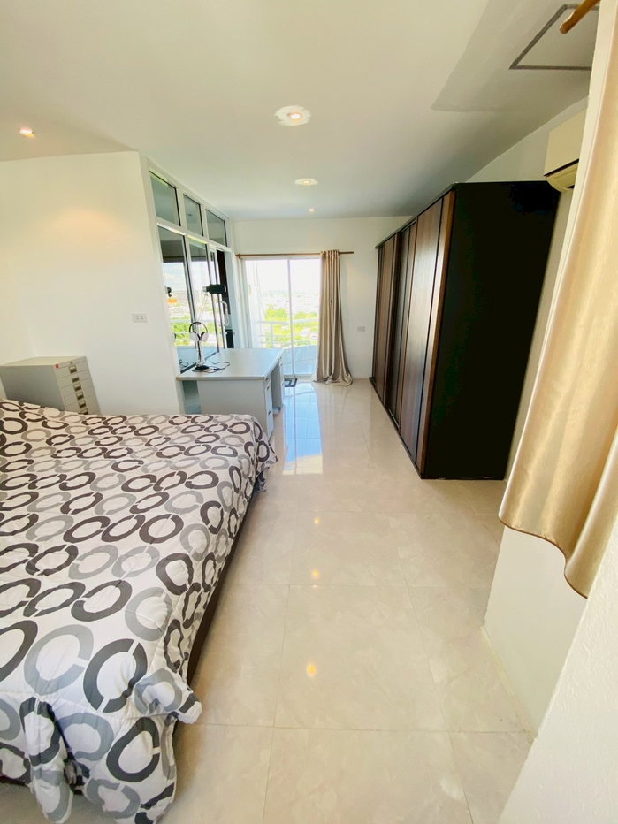 picture large condo 70m² for rent in middle of city 8400 Bath. - 14/23