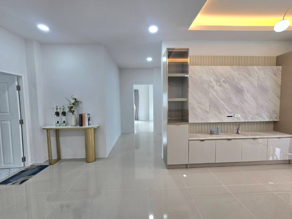 รูป บ้านเดี่ยวหลังมุมใน ทำเลดีเยี่ยม หมู่บ้าน ลลิลแลนซีโอ วงแหวน-รามอินทรา ถนนเลียบคลองสอง คลองสามวา รีโนเวทใหม่ แต่งสวยมาก พร้อมอยู่ มีเฟอร์นิเจอร์ - รูปที่ 23/49