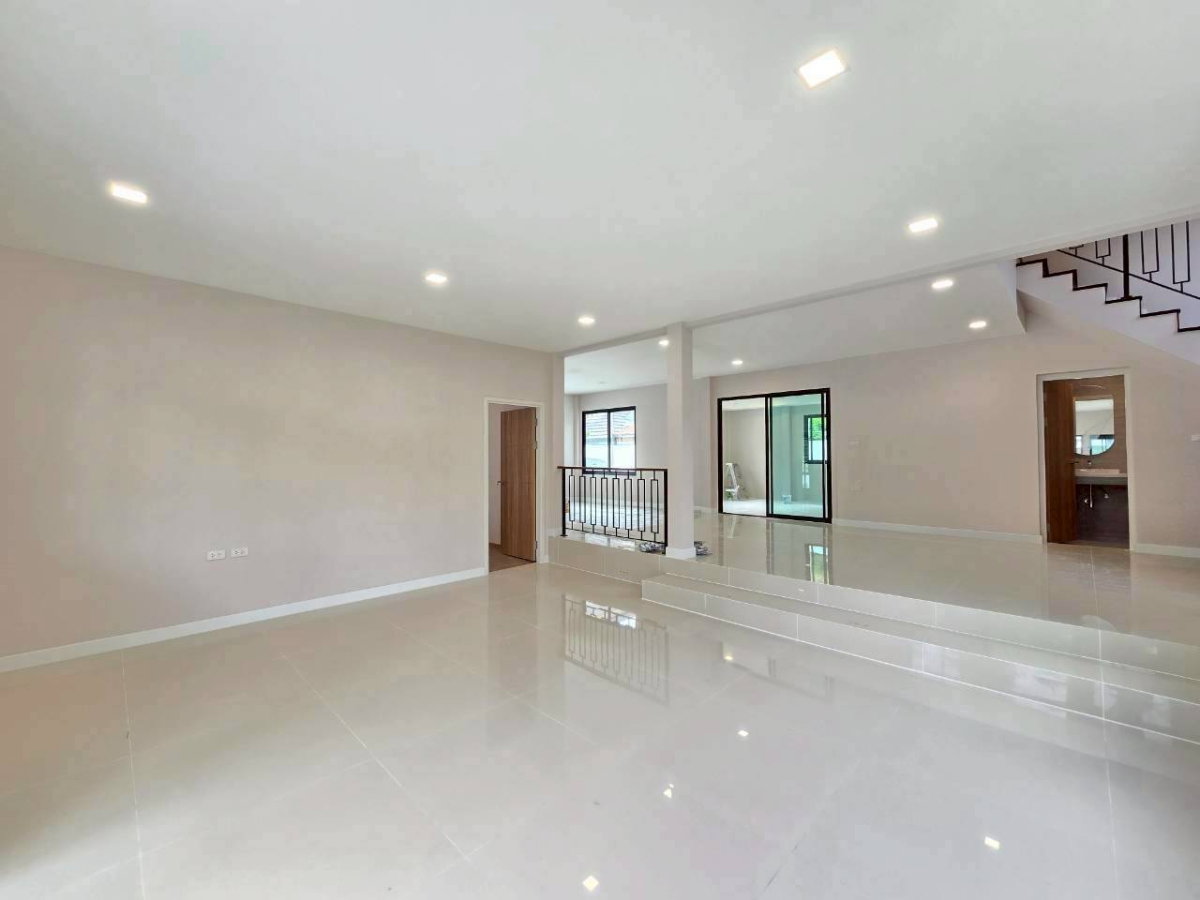 รูป ขายบ้านรีโนเวทใหม่ โครงการ ลดาวัลย์ ปิ่นเกล้า (Ladawan Pinklao) แบรนด์ L&H เนื้อที่ 117 ตร.ว. ใกล้มหาวิทยาลัยมหิดล และเซ็นทรัลศาลายา - รูปที่ 6/20