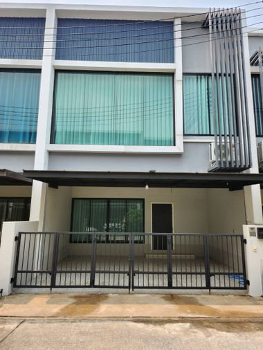 บ้านเช่าใกล้ CMIS แห่งใหม่ 3 นอน 3 น้ำ เฟอร์ครบ พร้อมอยู่ เพียง 20,000 บาท