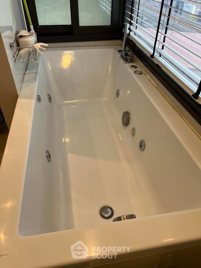 รูป คอนโด 1-ห้องนอน ที่ ริทึ่ม สุขุมวิท 44/1 ใกล้ BTS พระโขนง (ID 2099681) - รูปที่ 3/13