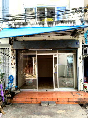 เช่าพื้นที่ขายของ กรุงเทพมหานคร : ให้เช่าพื้นที่ขายของ หรือ เก็บของ หรือ สำนักงาน ชั้น 1 ติดหอพักโชคดี จรัญ 53 MRT บางยี่ขัน