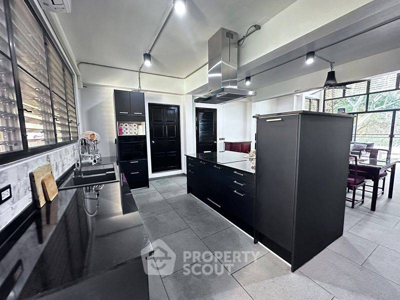รูป วิลล่า 4-ห้องนอน ใกล้ เมืองพัทยา (ID 2993141) - รูปที่ 5/18