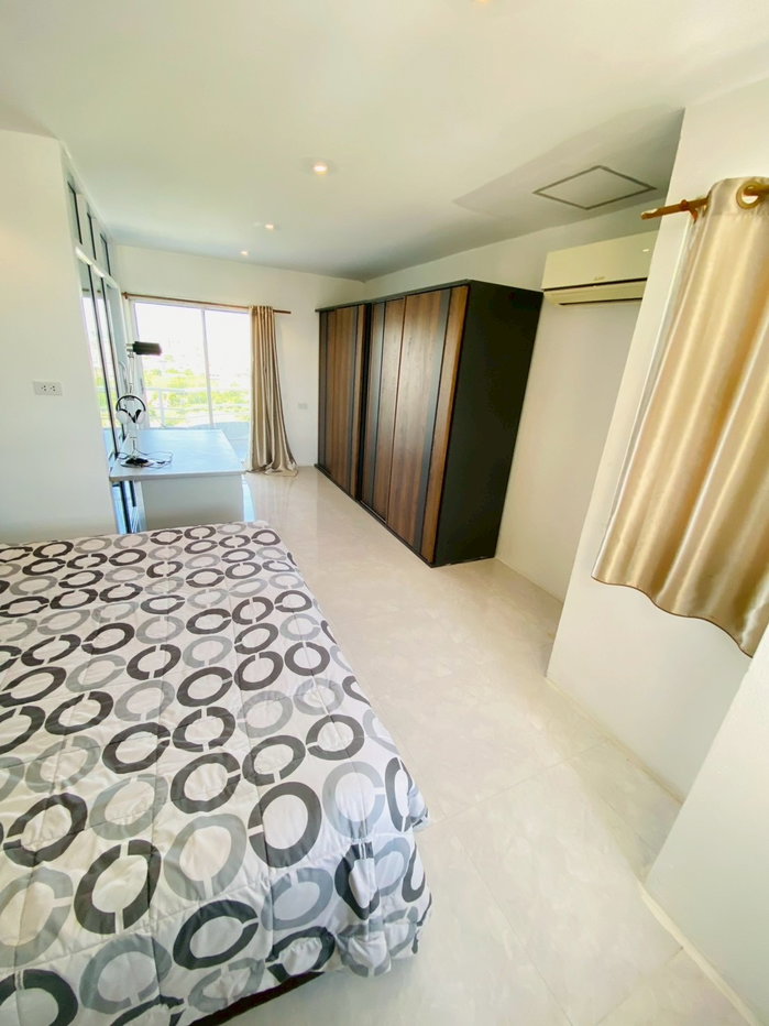 picture large condo 70m² for rent in middle of city 8400 Bath. - 16/23
