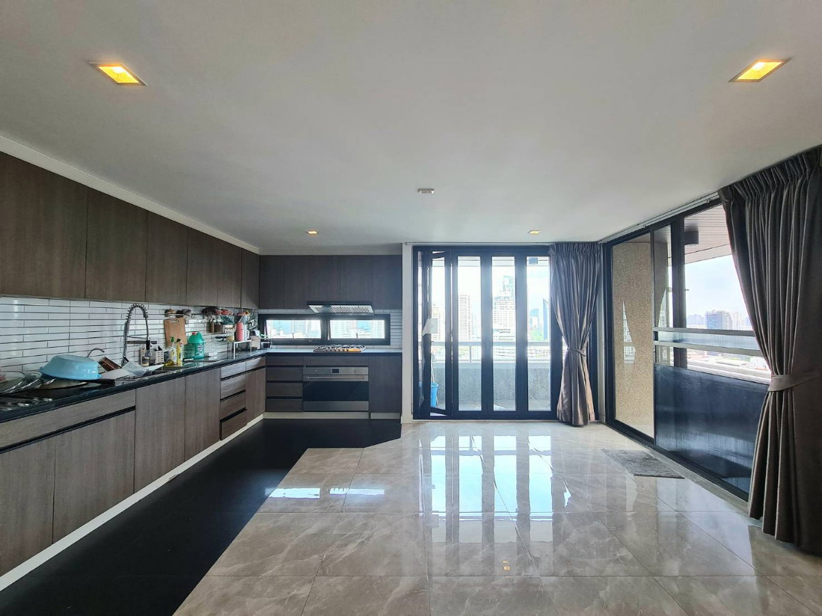 picture Asoke Tower: Renovated Pet-Friendly Residence, 3-BR Open Views in Asoke–Petchaburi - 3/27
