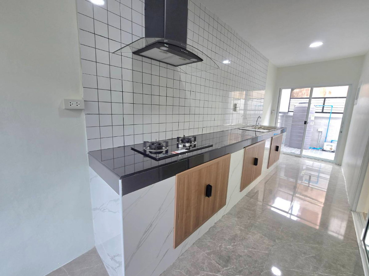 รูป บ้านหลังมุม แต่งสวย บ้านแฝด บุรีรมย์ รังสิต-คลอง4 ติดถนนใหญ่ ใกล้รถไฟฟ้า บรรยากาศดี ร่มรื่น เป็นส่วนตัว ทำเลดี - รูปที่ 21/40