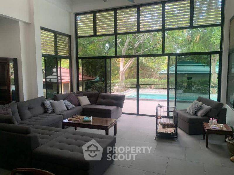 รูป วิลล่า 4-ห้องนอน ใกล้ เมืองพัทยา (ID 2993141) - รูปที่ 4/18
