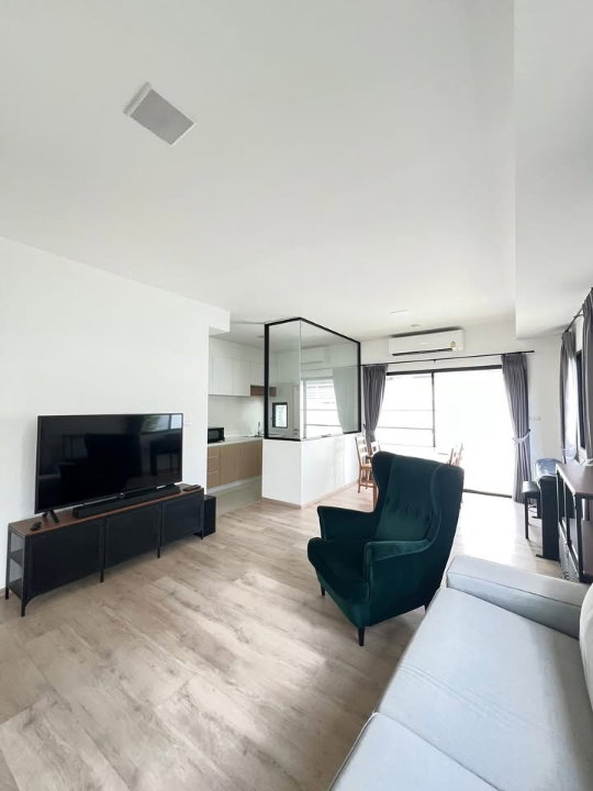 รูป 🏡 FOR RENT | INDY 5 BANGNA KM.7 Premium Corner Townhome | Fully Furnished | Garden View | Ready to Move In - รูปที่ 4/8