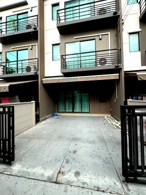 Townhouses for rent Krirk University : 📌 For Rent 3-story Townhouse BAAN KLANG MUANG PHAHONYOTHIN - RAMINTRA 3 bedroom 3 bathroom
