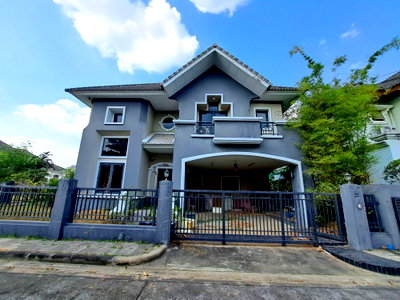 Houses for sale Mahidol University Salaya : For sale: Second-hand detached house in Panchasap Park Pinklao project, corner unit, 83 sq.wa.