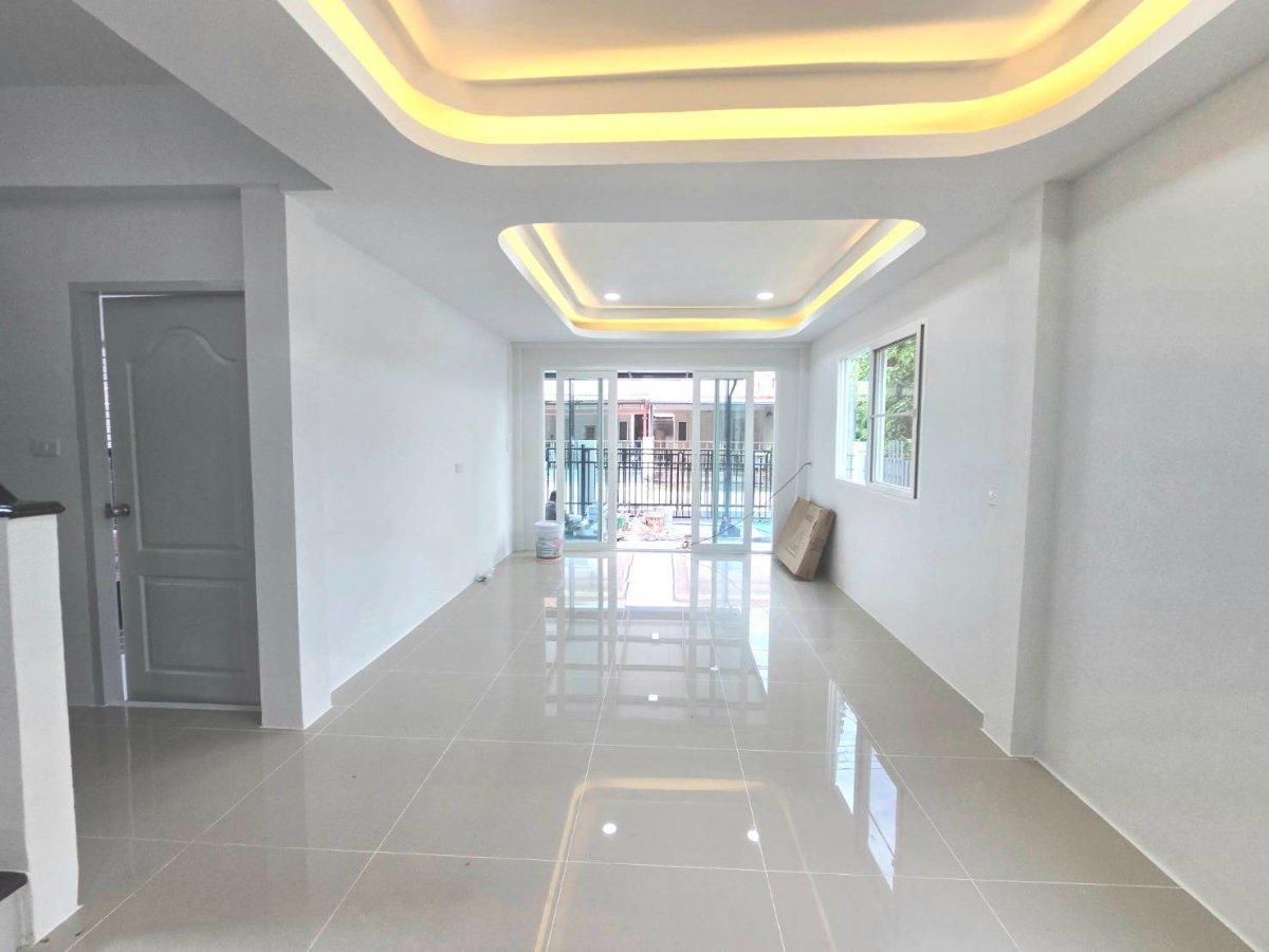 รูป บ้านแฝดเหมือนบ้านเดี่ยว ตกแต่งรีโนเวทใหม่ ทำเลดี เดินทางสะดวก หมู่บ้าน ศุภาลัยวิลล์ ถนนชลมาร์คพิจารณ์ เลียบคลองสาม ลำลูกกา ลาดสวาย ปทุมธานี - รูปที่ 12/33